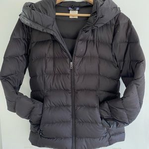 Patagonia Women’s Down Puffer with of without hood